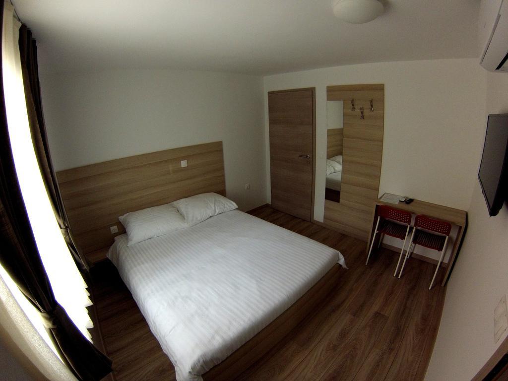 Sweet Dreams Rooms And Apartments Postojna Room photo